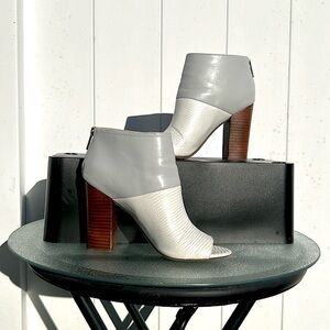 SAM EDELMAN ‘North’ White Grey Peep-Toe Booties - Women’s 7.5